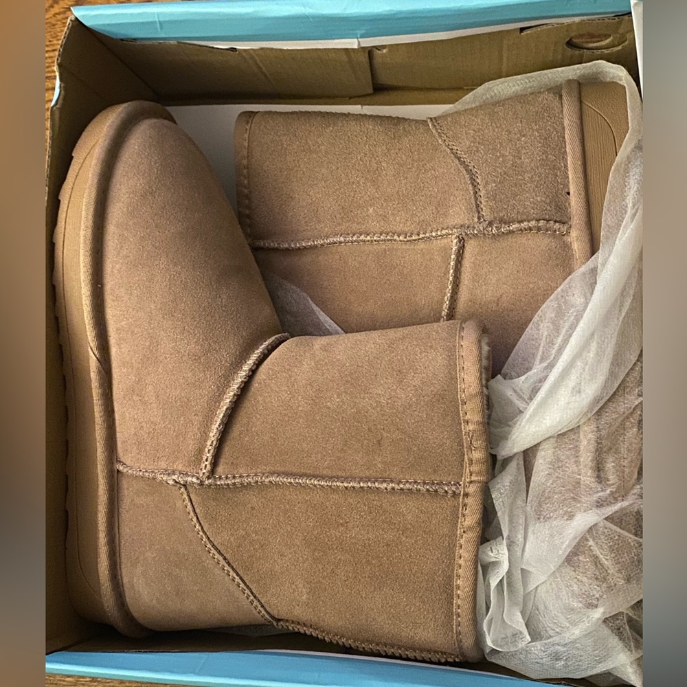 Vepose boots girls size 4-NEW